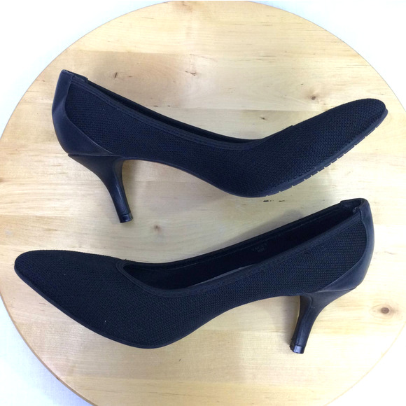 Tahari Tacey Women’s Textured Fabric Pointed Toe Heel Shoe Size 8M - Picture 10 of 14